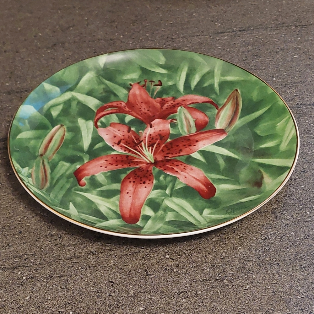 Saskatchewan Red Lily Sunrise Bone China Collector Plate Provincial Flower